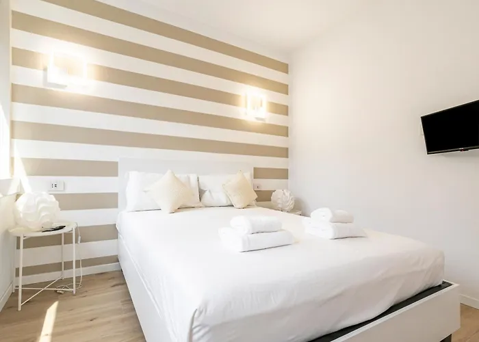 Charming Apartment 230M From Isola M5