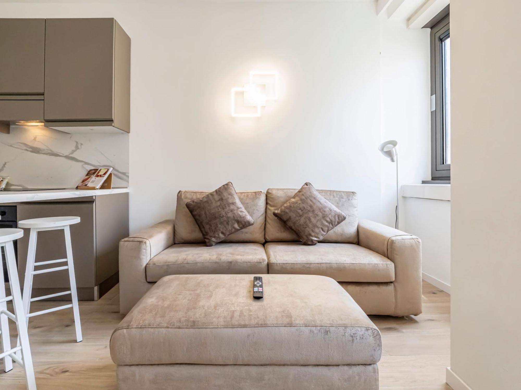 Appartement Charming 230m From Isola M5 *